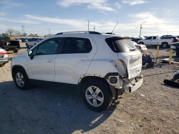 KL7CJLSMXMB376658 2021 CHEVROLET TRAX - Image 2