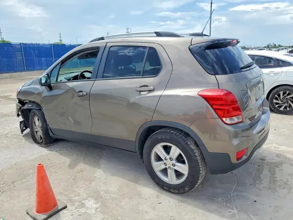 KL7CJLSMXNB501028 2022 CHEVROLET TRAX - Image 2