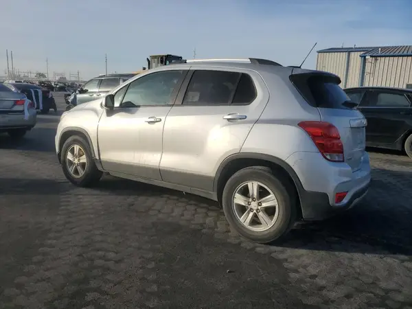KL7CJLSMXNB564128 2022 CHEVROLET TRAX - Image 2