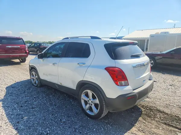 KL7CJMSB0GB643136 2016 CHEVROLET TRAX - Image 2