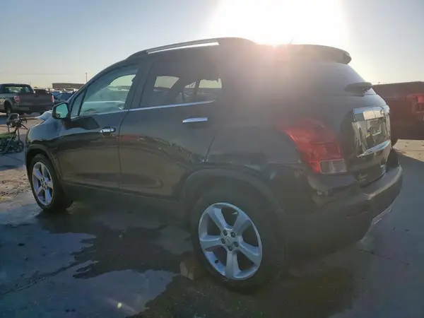 KL7CJMSB1GB755329 2016 CHEVROLET TRAX - Image 2