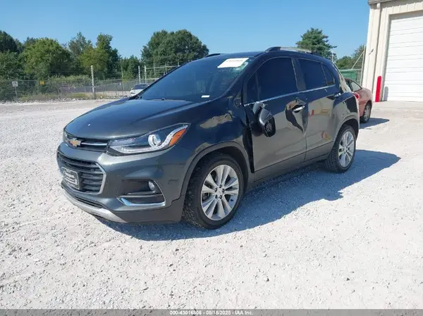 KL7CJMSB1HB088831 2017 CHEVROLET TRAX - Image 2