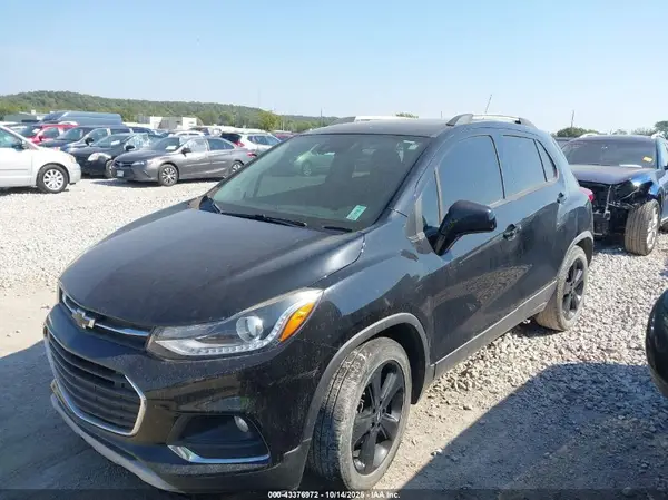 KL7CJMSB1JB601002 2018 CHEVROLET TRAX - Image 2