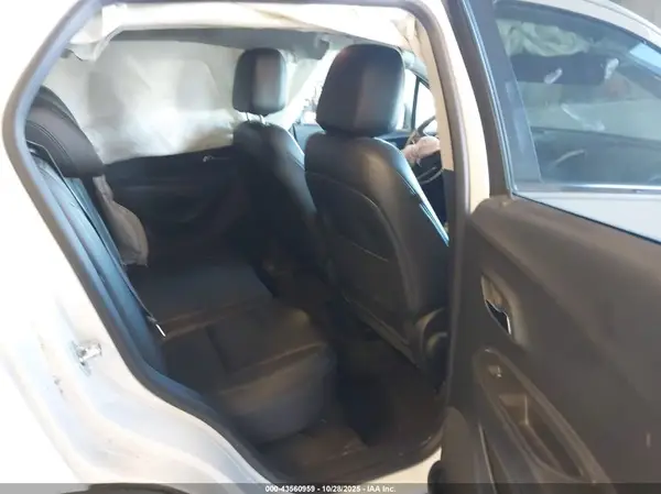 KL7CJMSB2GB625303 2016 CHEVROLET TRAX - Image 8
