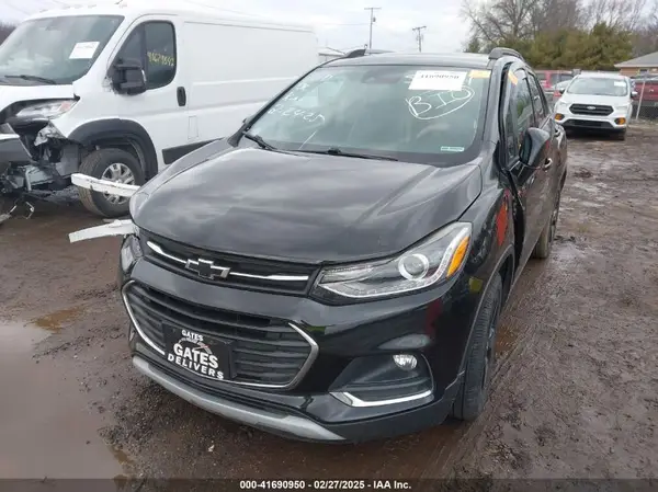 KL7CJMSB2JB516721 2018 CHEVROLET TRAX - Image 2