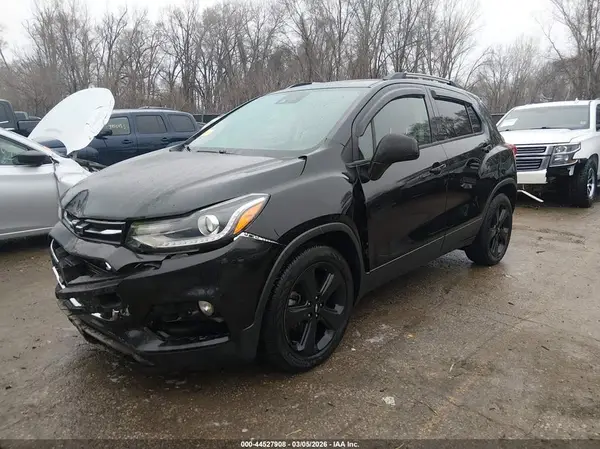KL7CJMSB2JB649107 2018 CHEVROLET TRAX - Image 2