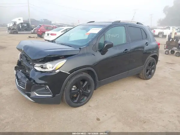 KL7CJMSB3JB519417 2018 CHEVROLET TRAX - Image 2