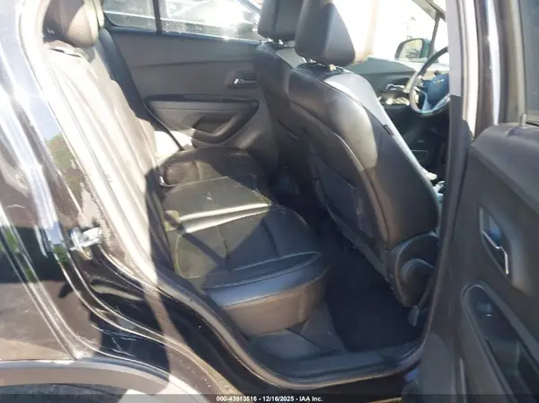 KL7CJMSB3JB634034 2018 CHEVROLET TRAX - Image 8