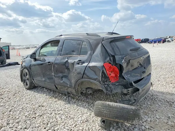 KL7CJMSB3JB634244 2018 CHEVROLET TRAX - Image 2