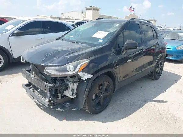 KL7CJMSB3JB634762 2018 CHEVROLET TRAX - Image 2