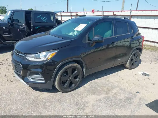 KL7CJMSB3JB722484 2018 CHEVROLET TRAX - Image 2