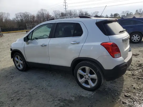 KL7CJMSB4GB626176 2016 CHEVROLET TRAX - Image 2