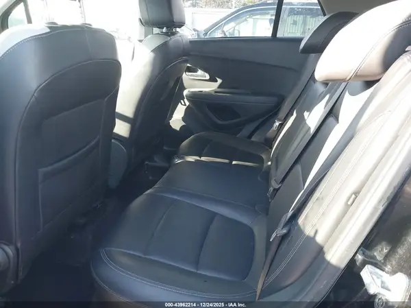 KL7CJMSB4JB509284 2018 CHEVROLET TRAX - Image 8