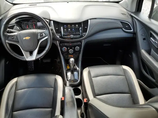 KL7CJMSB4JB710067 2018 CHEVROLET TRAX - Image 8