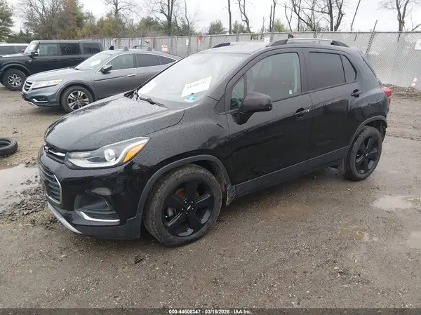KL7CJMSB5JB618093 2018 CHEVROLET TRAX - Image 2
