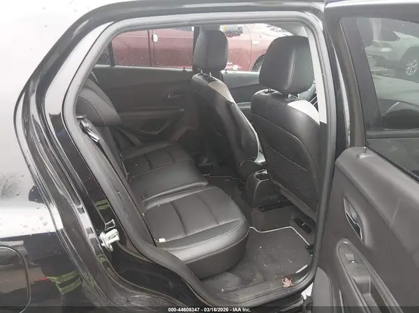 KL7CJMSB5JB618093 2018 CHEVROLET TRAX - Image 8