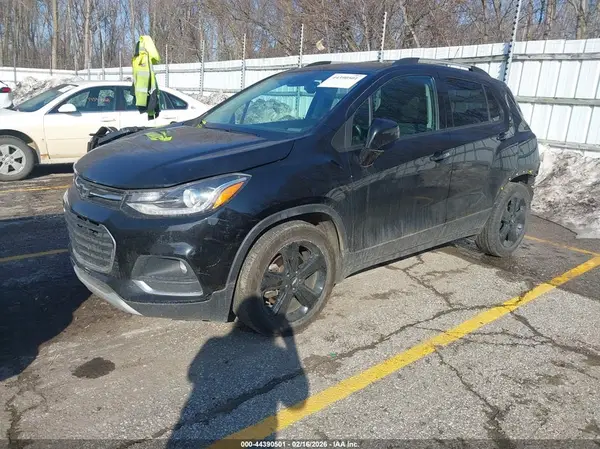KL7CJMSB5KB745153 2019 CHEVROLET TRAX - Image 2