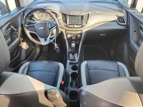 KL7CJMSB6JB648803 2018 CHEVROLET TRAX - Image 8
