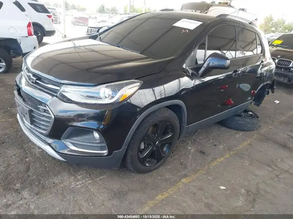 KL7CJMSB6JB656688 2018 CHEVROLET TRAX - Image 2
