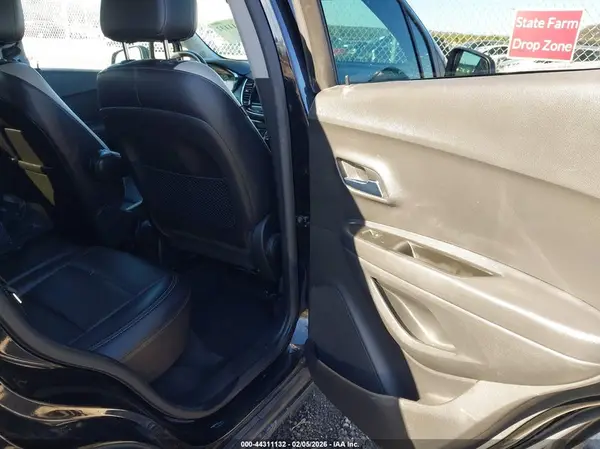 KL7CJMSB6KB747431 2019 CHEVROLET TRAX - Image 8