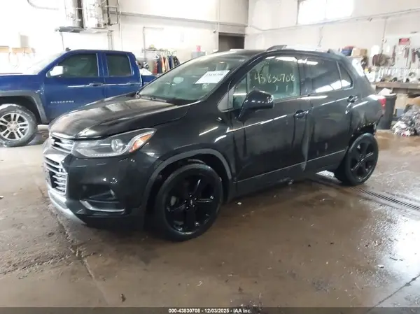 KL7CJMSB7JB566160 2018 CHEVROLET TRAX - Image 2