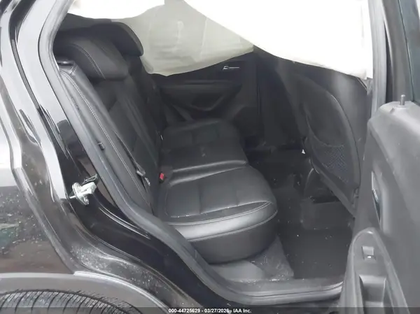 KL7CJMSB8JB633977 2018 CHEVROLET TRAX - Image 8