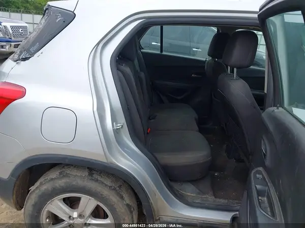 KL7CJNSB0GB588533 2016 CHEVROLET TRAX - Image 8