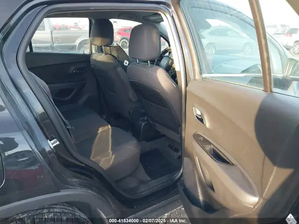 KL7CJNSB0GB667006 2016 CHEVROLET TRAX - Image 8