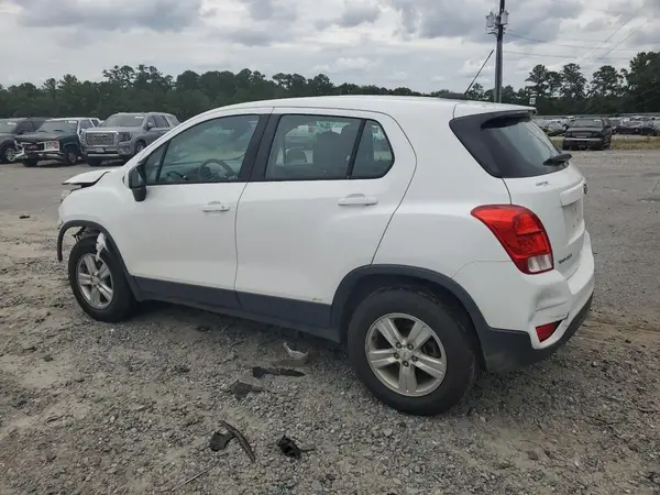 KL7CJNSB0HB086235 2017 CHEVROLET TRAX - Image 2