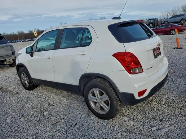KL7CJNSB0HB174797 2017 CHEVROLET TRAX - Image 2