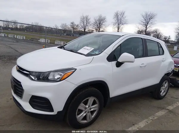 KL7CJNSB0HB210620 2017 CHEVROLET TRAX - Image 2