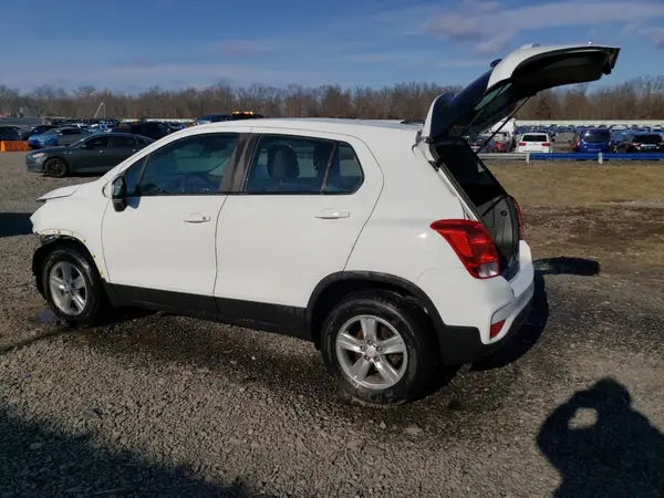 KL7CJNSB0HB247585 2017 CHEVROLET TRAX - Image 2