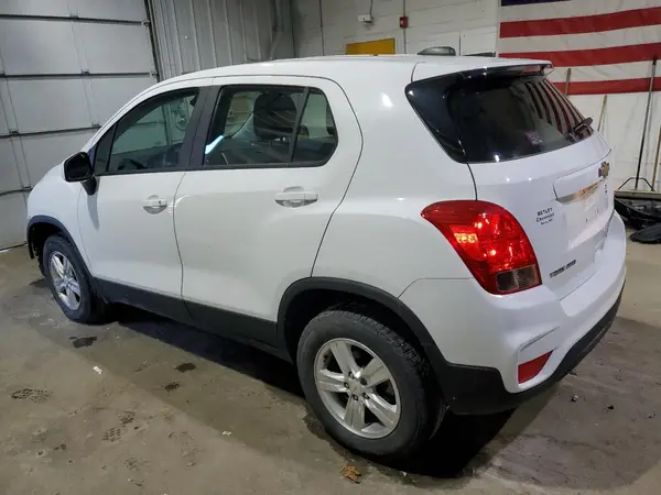 KL7CJNSB0JB508204 2018 CHEVROLET TRAX - Image 2