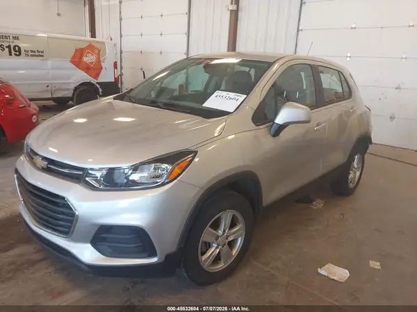 KL7CJNSB0JB550680 2018 CHEVROLET TRAX - Image 2