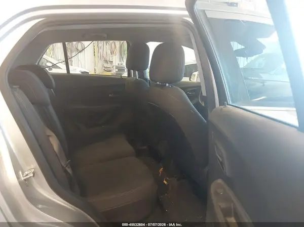 KL7CJNSB0JB550680 2018 CHEVROLET TRAX - Image 8