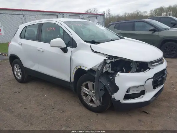 KL7CJNSB0JB580567 2018 CHEVROLET TRAX - Image 1