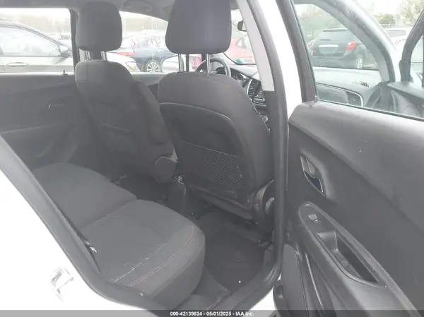 KL7CJNSB0JB580567 2018 CHEVROLET TRAX - Image 8