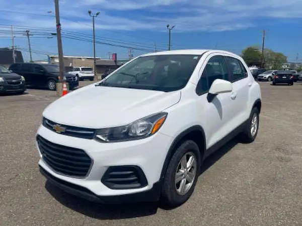 KL7CJNSB0JB583002 2018 CHEVROLET TRAX - Image 2