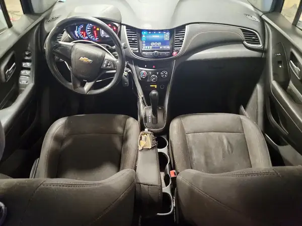 KL7CJNSB0JB605936 2018 CHEVROLET TRAX - Image 8