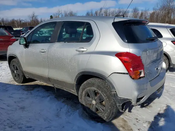 KL7CJNSB0JB720505 2018 CHEVROLET TRAX - Image 2