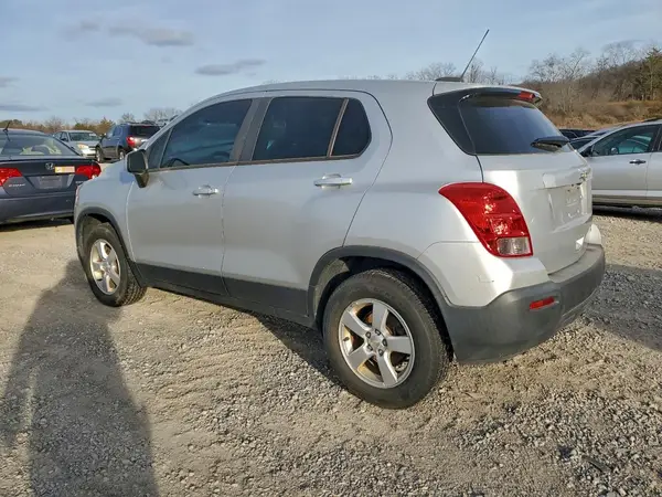 KL7CJNSB1G8741615 2016 CHEVROLET TRAX - Image 2