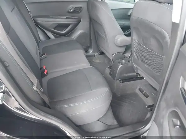 KL7CJNSB1GB565827 2016 CHEVROLET TRAX - Image 8