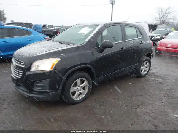 KL7CJNSB1GB717380 2016 CHEVROLET TRAX - Image 2