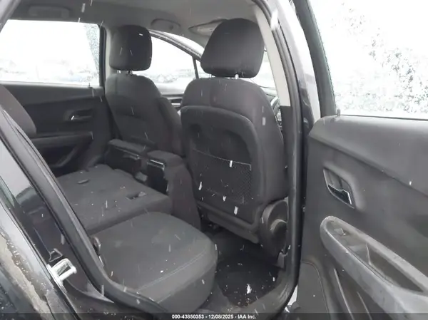 KL7CJNSB1GB717380 2016 CHEVROLET TRAX - Image 8