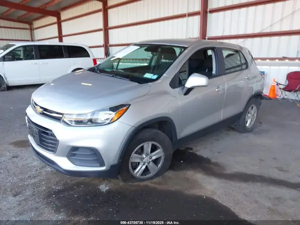 KL7CJNSB1HB056371 2017 CHEVROLET TRAX - Image 2