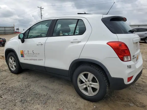 KL7CJNSB1HB101258 2017 CHEVROLET TRAX - Image 2