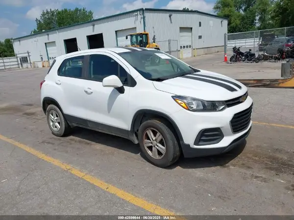 KL7CJNSB1HB208276 2017 CHEVROLET TRAX - Image 1