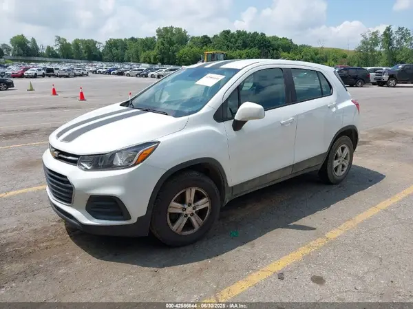 KL7CJNSB1HB208276 2017 CHEVROLET TRAX - Image 2