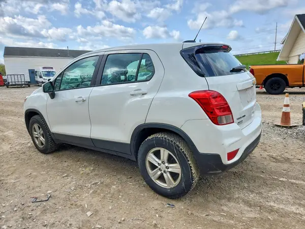 KL7CJNSB1HB212909 2017 CHEVROLET TRAX - Image 2