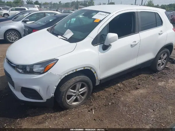 KL7CJNSB1HB236546 2017 CHEVROLET TRAX - Image 2
